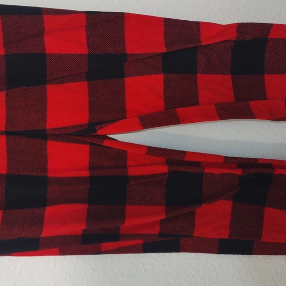 USED OLD NAVY BOYS PAJAMA PANTS COLOR BLACK AND RED PLAID SIZE L (10/12) - Picture 3 of 9